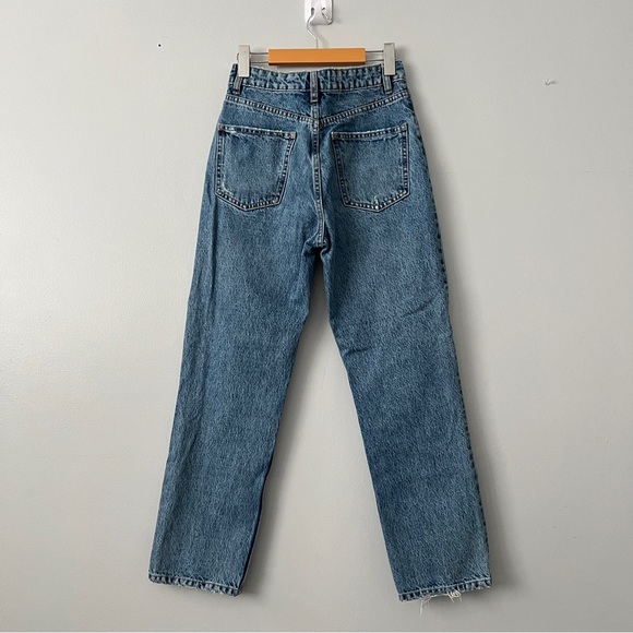 Zara HW Medium-washed Denim Straight-leg Jeans Button-up closure - Size 2 - Picture 3 of 7